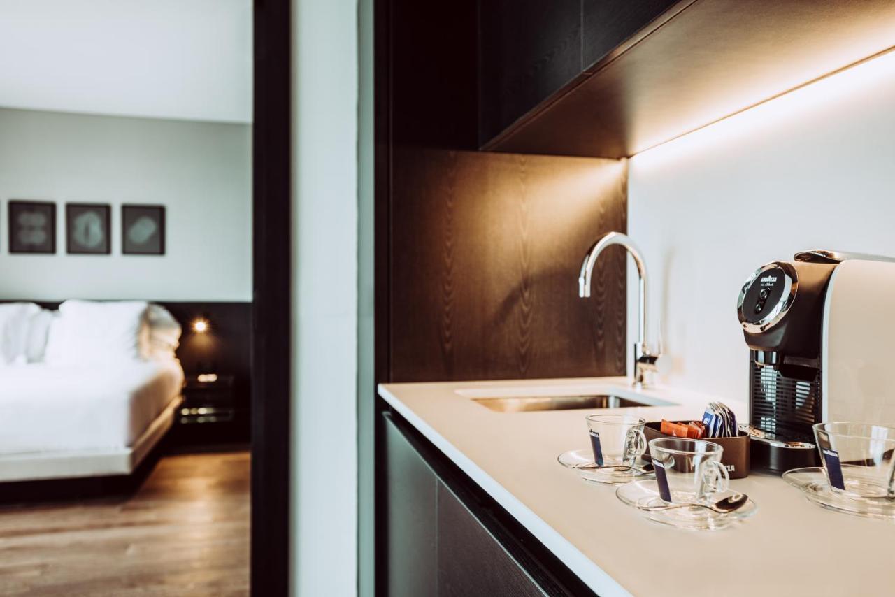 מלון Sls Buenos Aires Puerto Madero מראה חיצוני תמונה A Nespresso machine in a hotel room