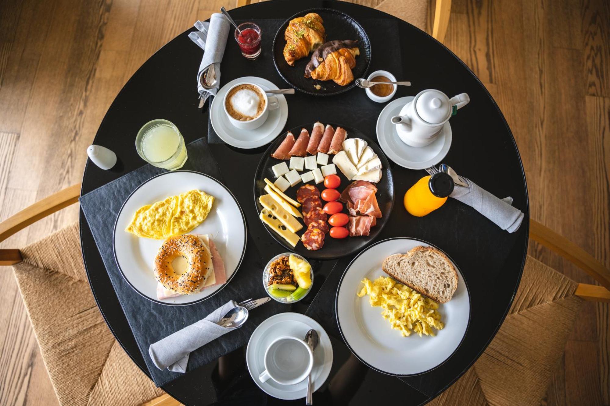 מלון Sls Buenos Aires Puerto Madero מראה חיצוני תמונה A typical breakfast in the UK