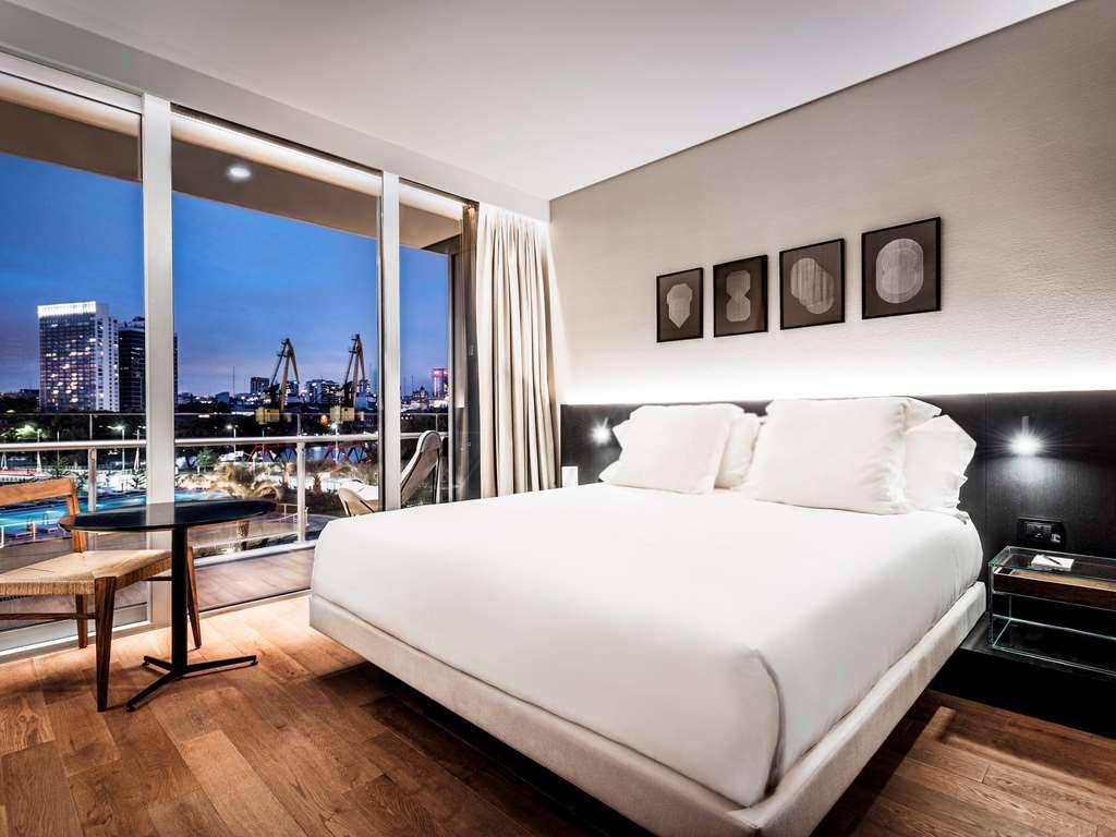 מלון Sls Buenos Aires Puerto Madero חדר תמונה A bedroom at the London Edition