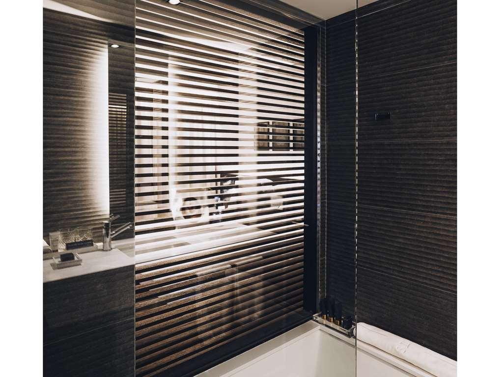 מלון Sls Buenos Aires Puerto Madero חדר תמונה A shower enclosure